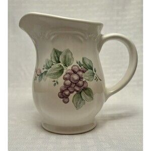 Pfaltzgraff Stoneware USA Grapevine 12 OZ Creamer